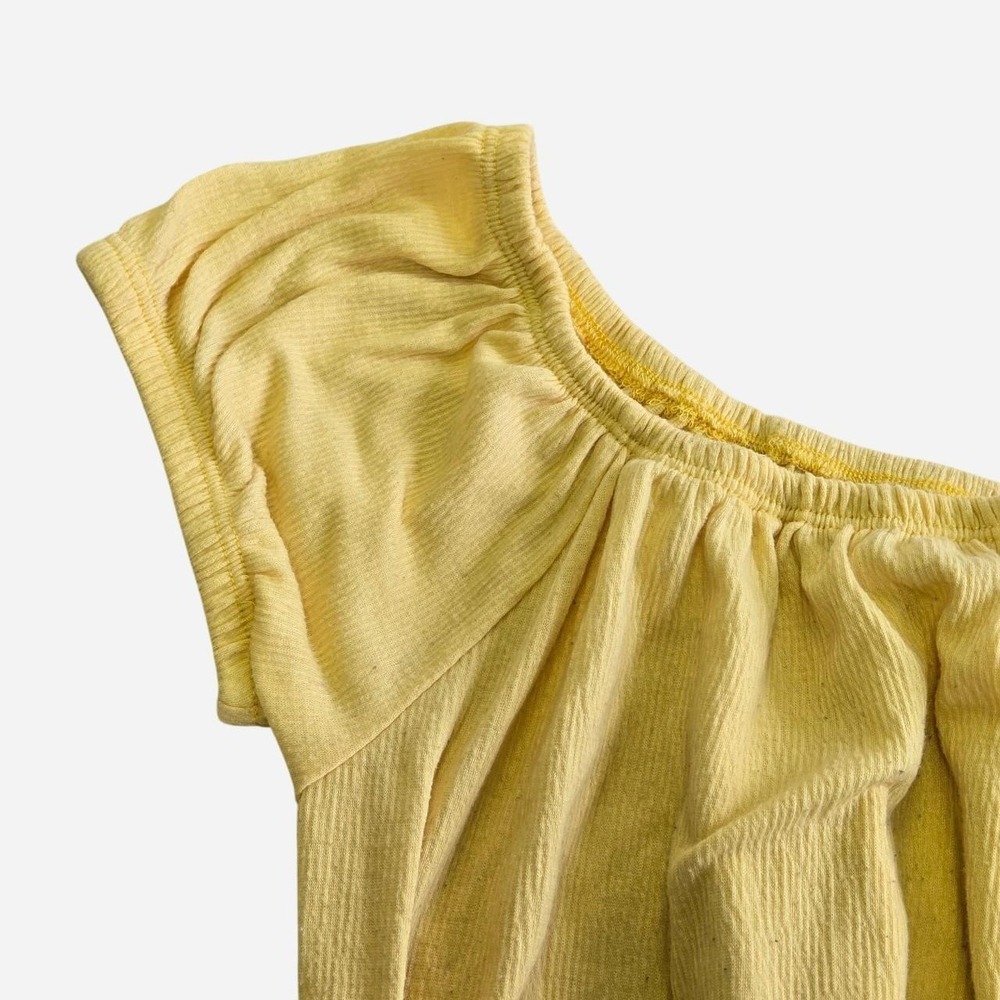 Butter yellow smocked crop top - Picture 2 of 6